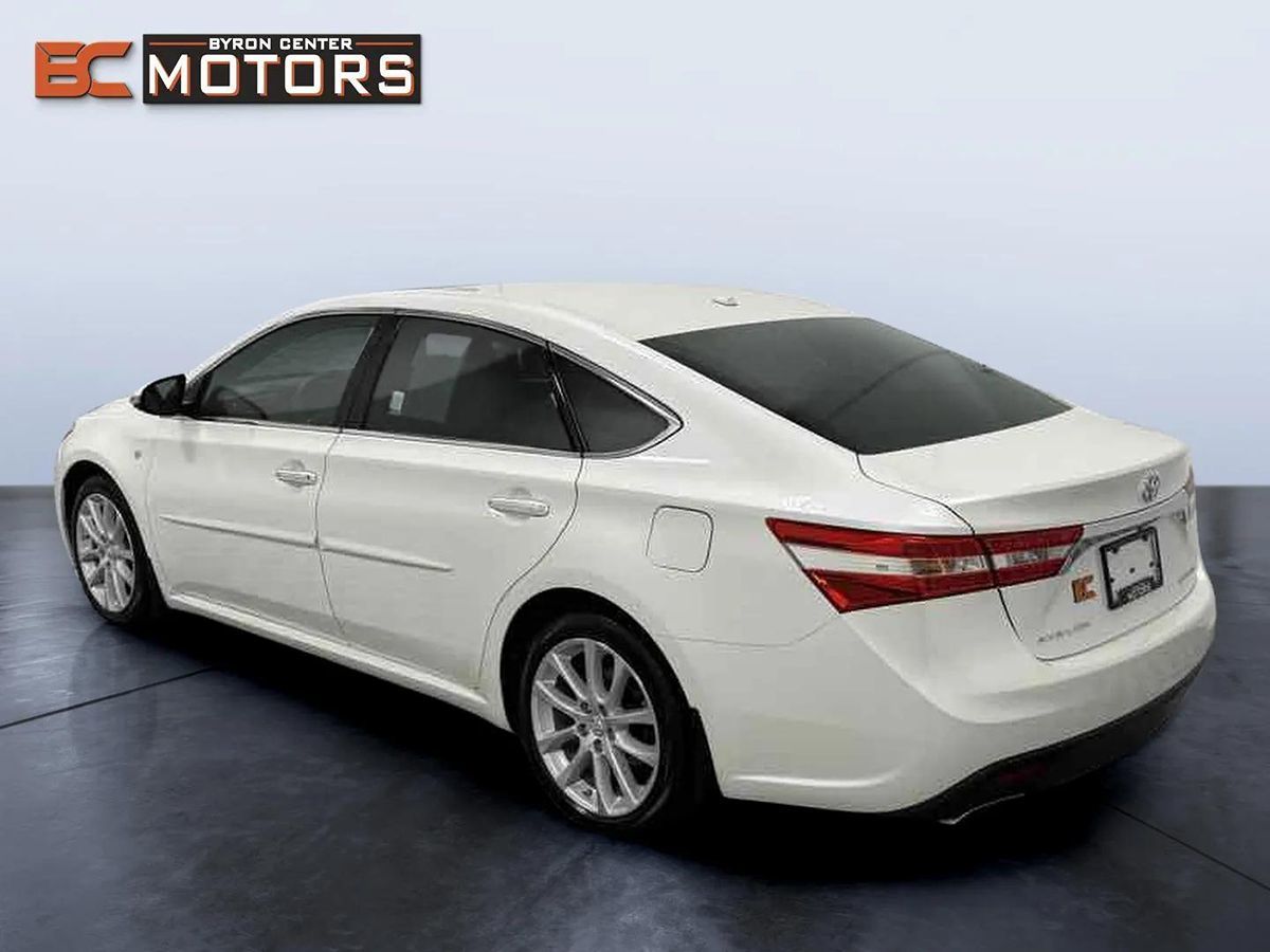 2015 Toyota Avalon Limited photo 4