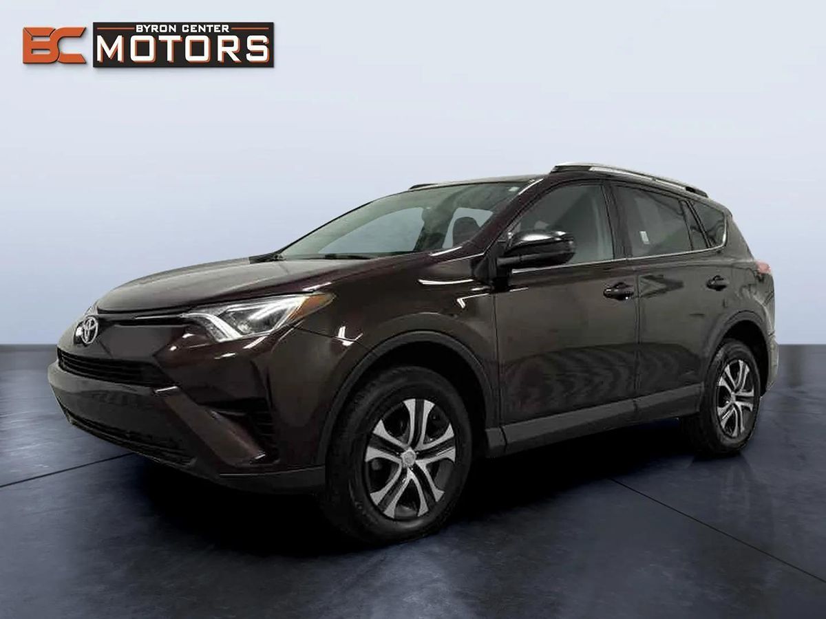 2016 Toyota RAV4 LE photo 2