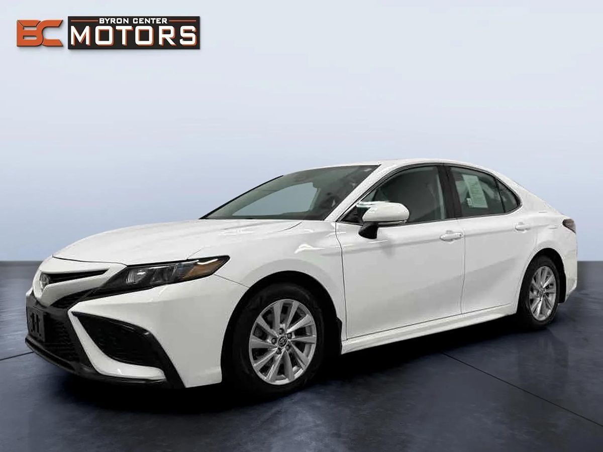 2021 Toyota Camry SE photo 2