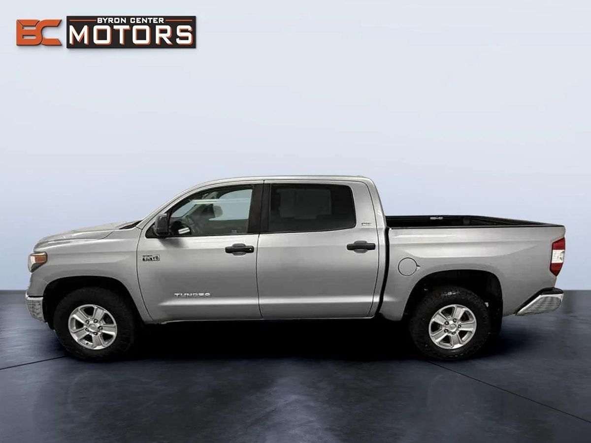 2019 Toyota Tundra SR5 CrewMax photo 3