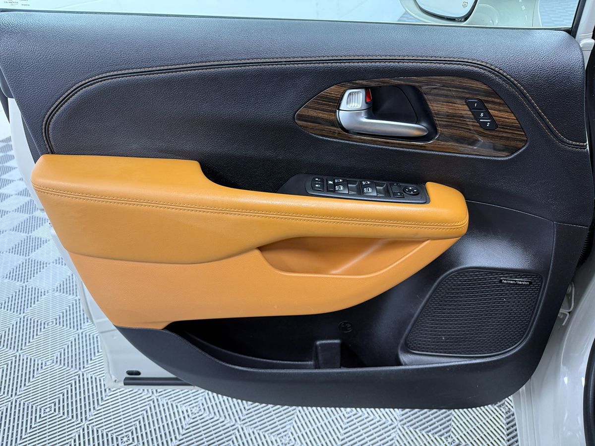 2021 Chrysler Pacifica Pinnacle - Photo 10