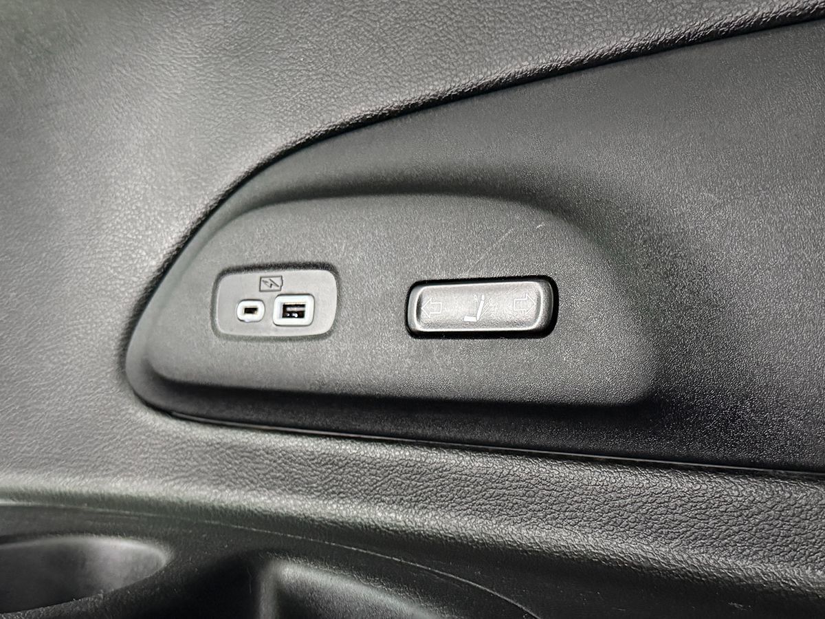 2021 Chrysler Pacifica Pinnacle - Photo 36