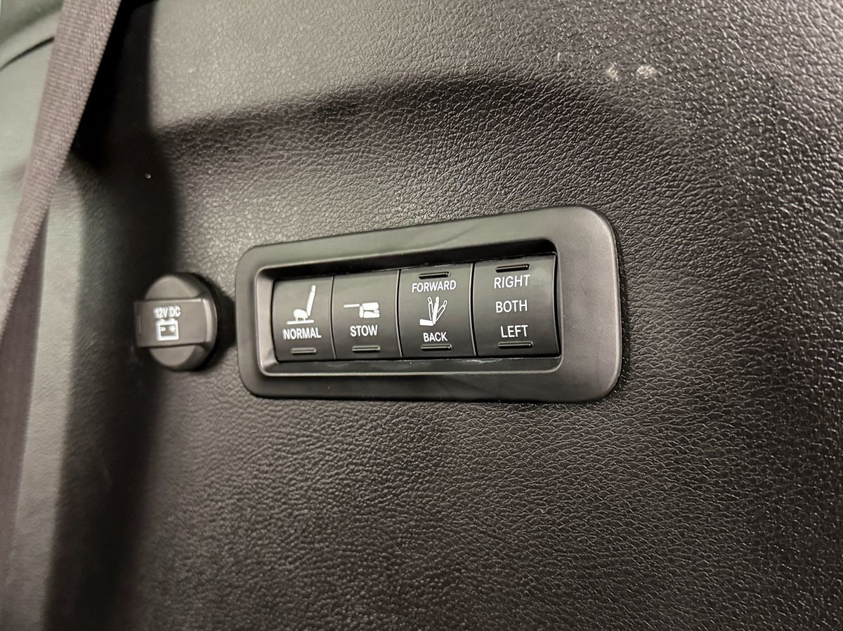 2021 Chrysler Pacifica Pinnacle - Photo 37