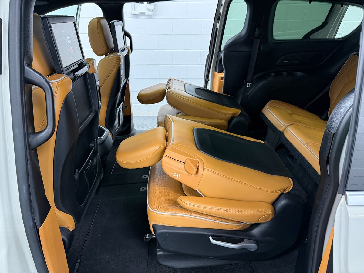 2021 Chrysler Pacifica Pinnacle - Photo 16