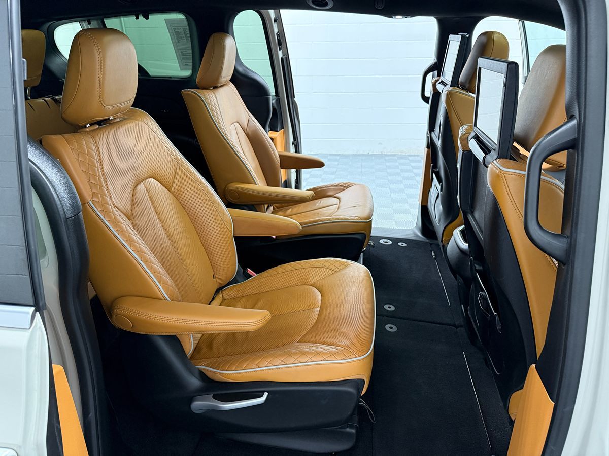 2021 Chrysler Pacifica Pinnacle - Photo 14