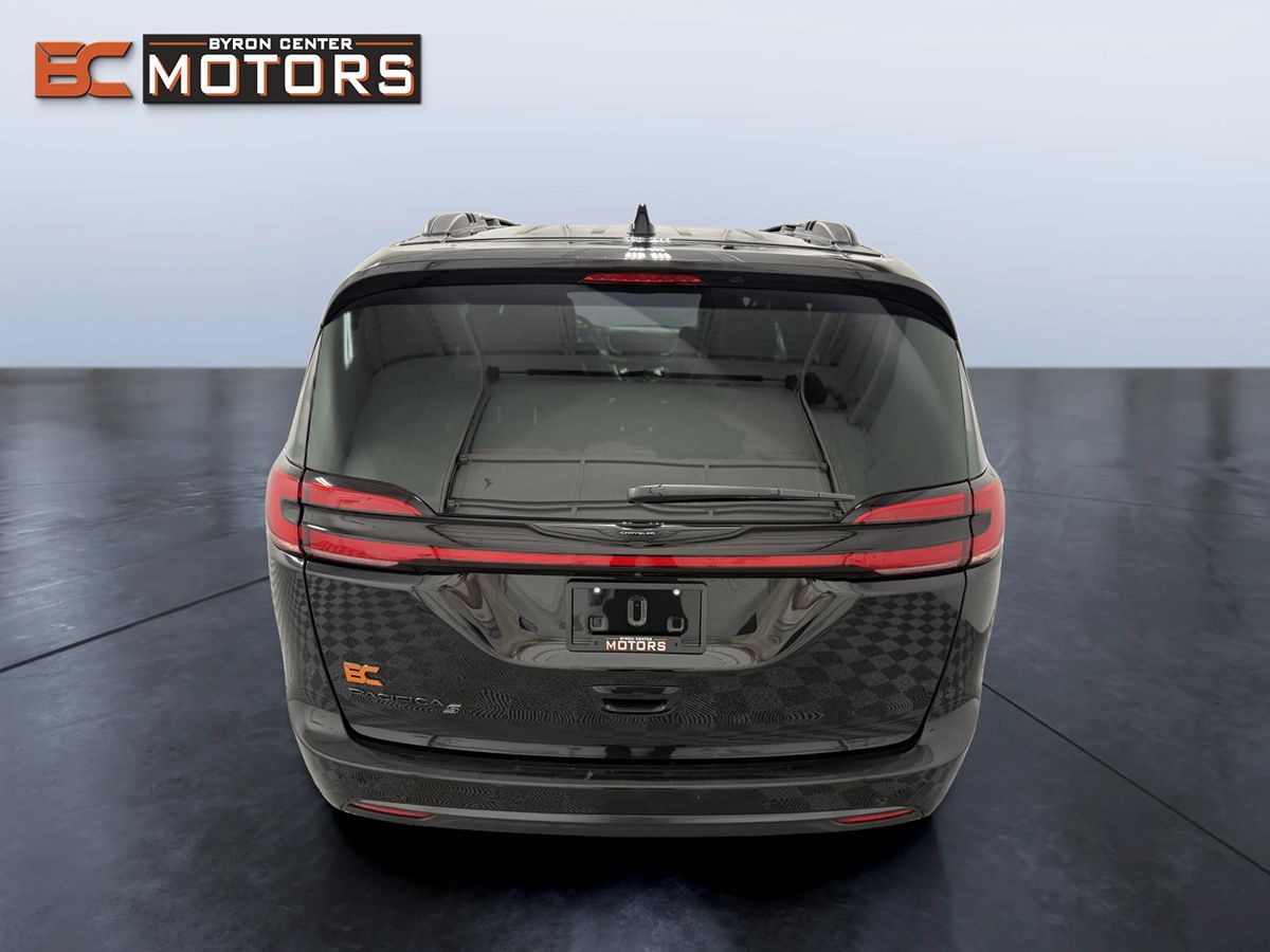 View vehicle photo 5