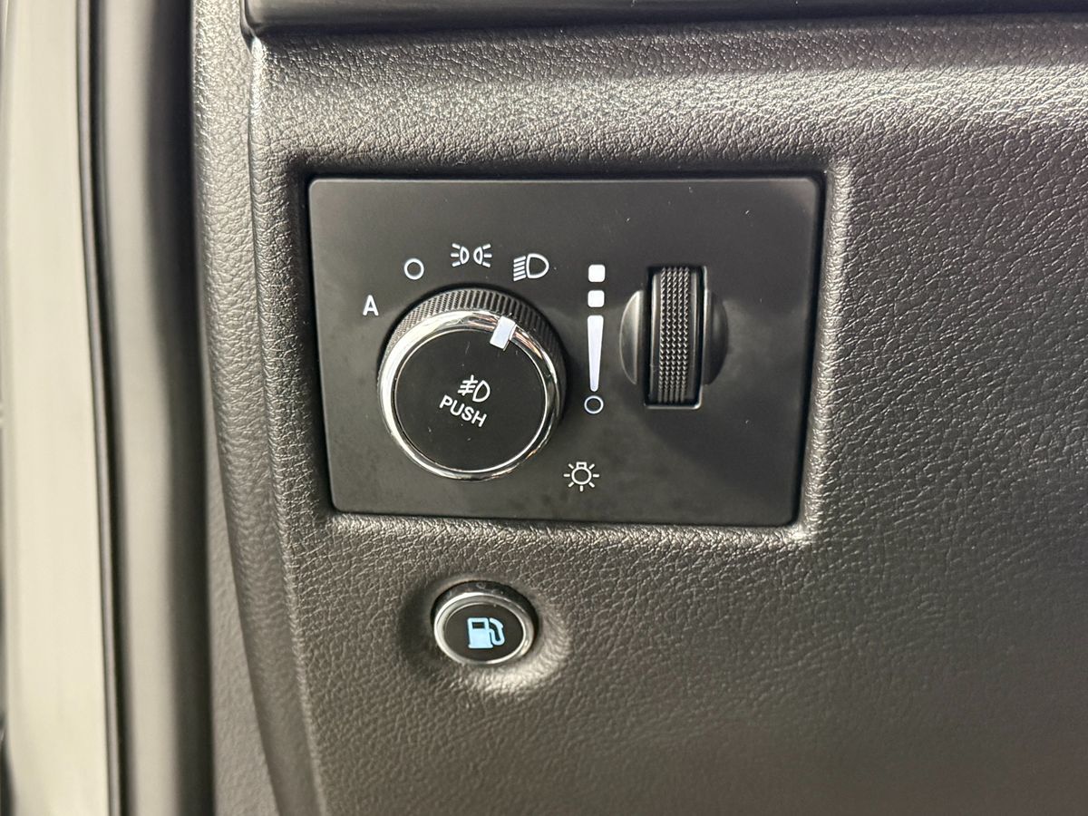 2019 Jeep Grand Cherokee Altitude - Photo 18