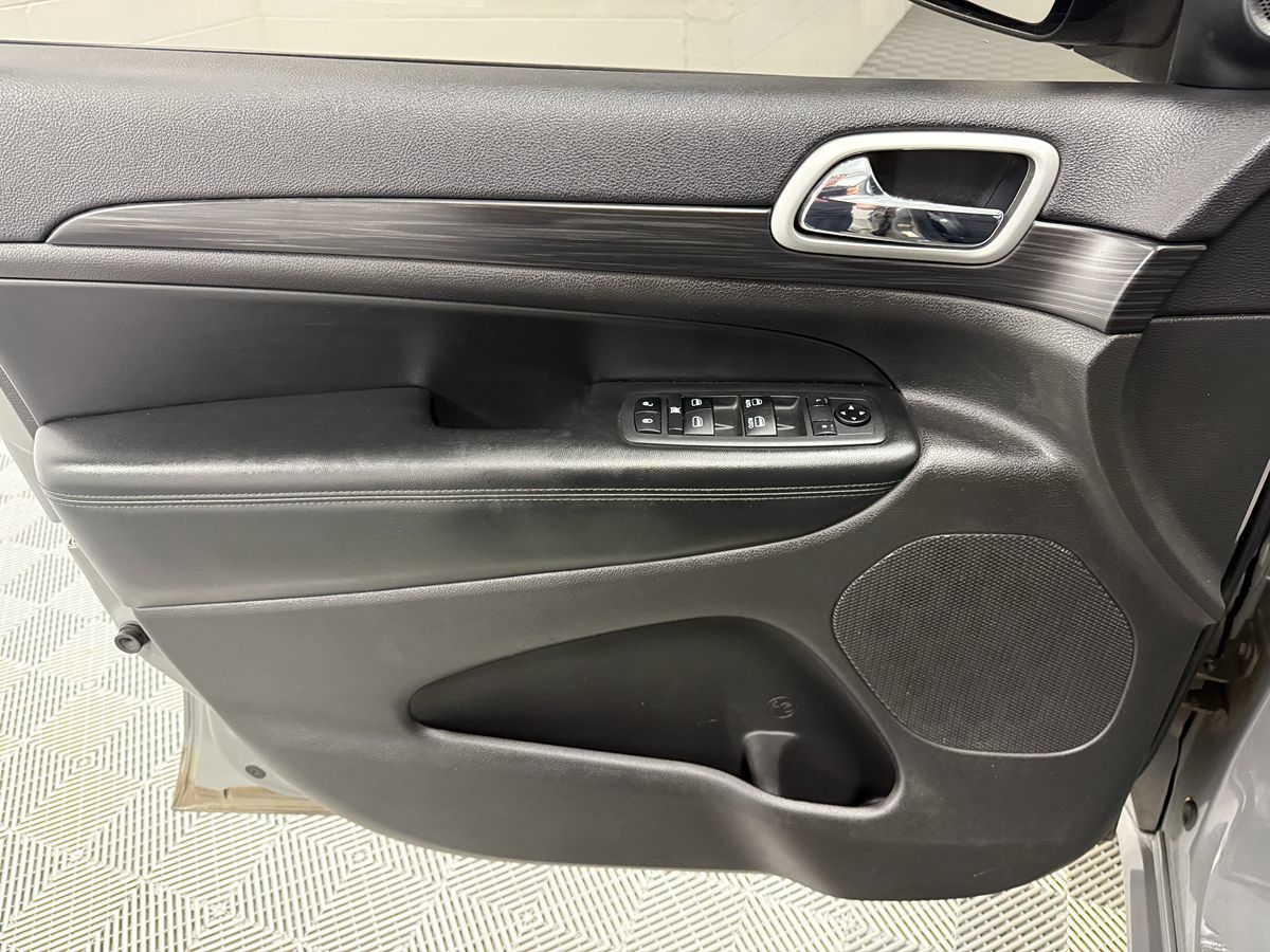 2019 Jeep Grand Cherokee Altitude - Photo 9