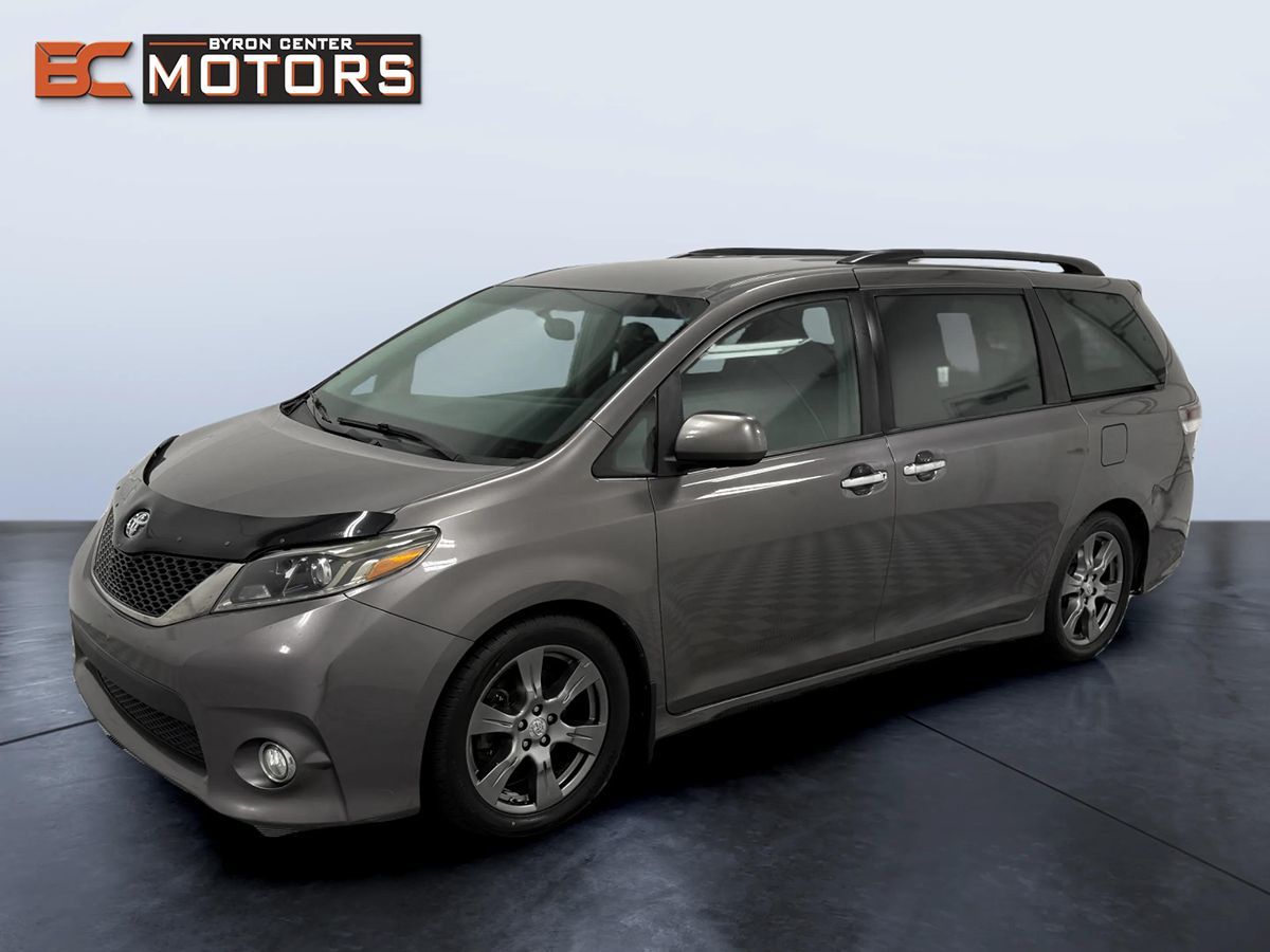 2017 Toyota Sienna SE 8-Passenger V6's photo