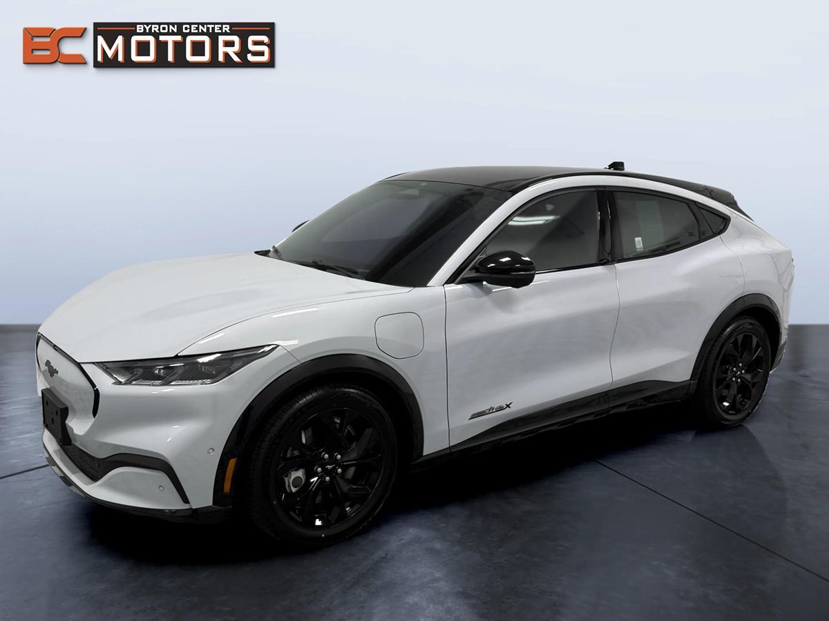 2023 Ford Mustang-Mach-e Premium's photo