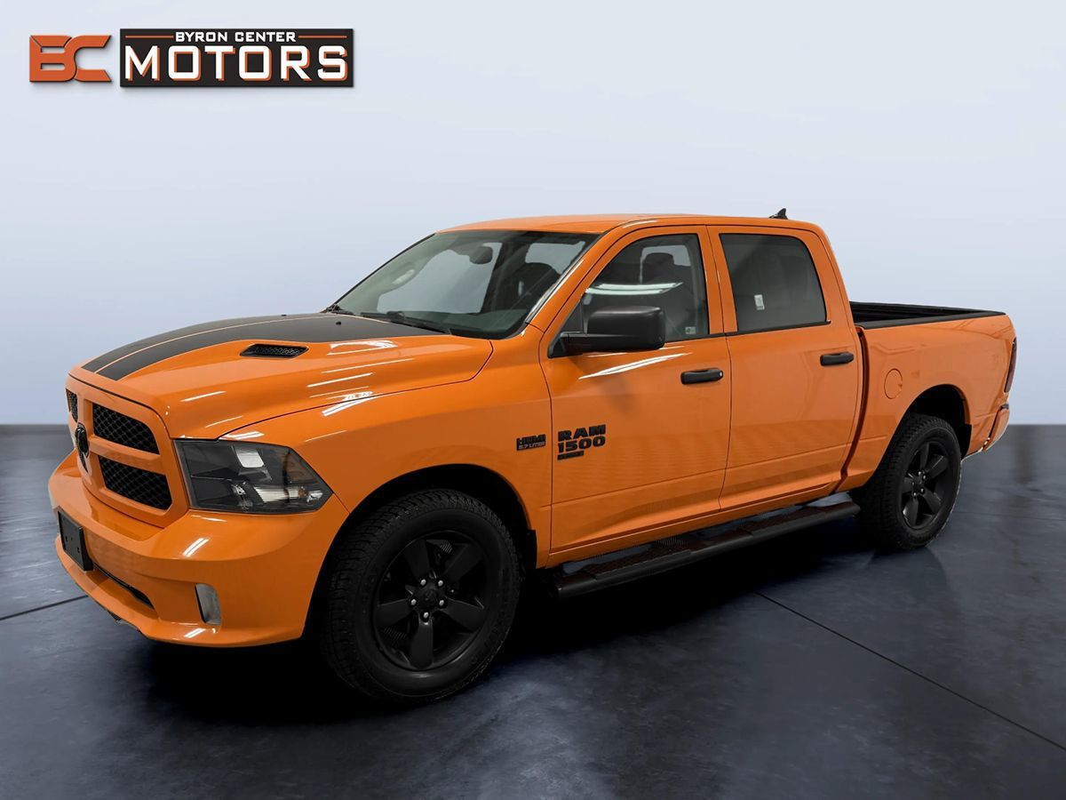 2019 RAM 1500 Classic Express Crew Cab 4x4 5'7's photo