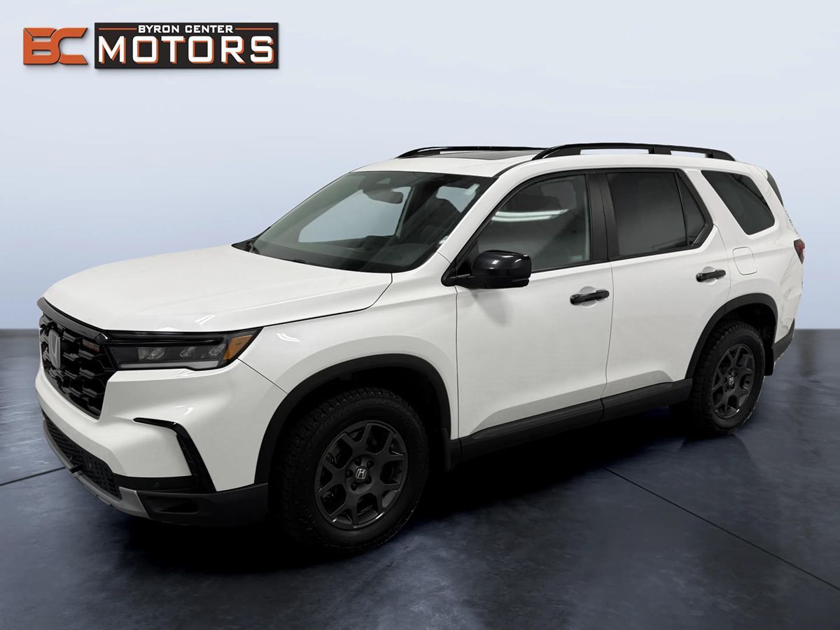 2023 Honda Pilot TrailSport AWD photo
