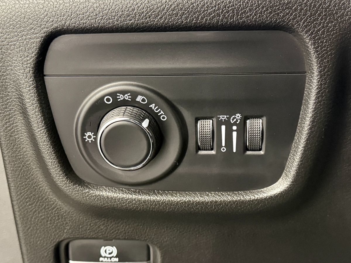 Jeep Grand Cherokee photo 18