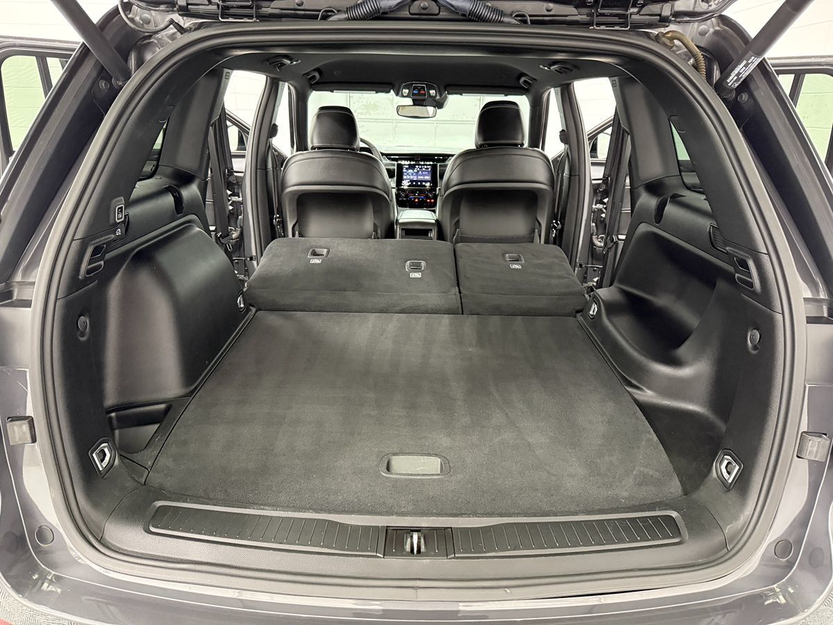 Jeep Grand Cherokee photo 27