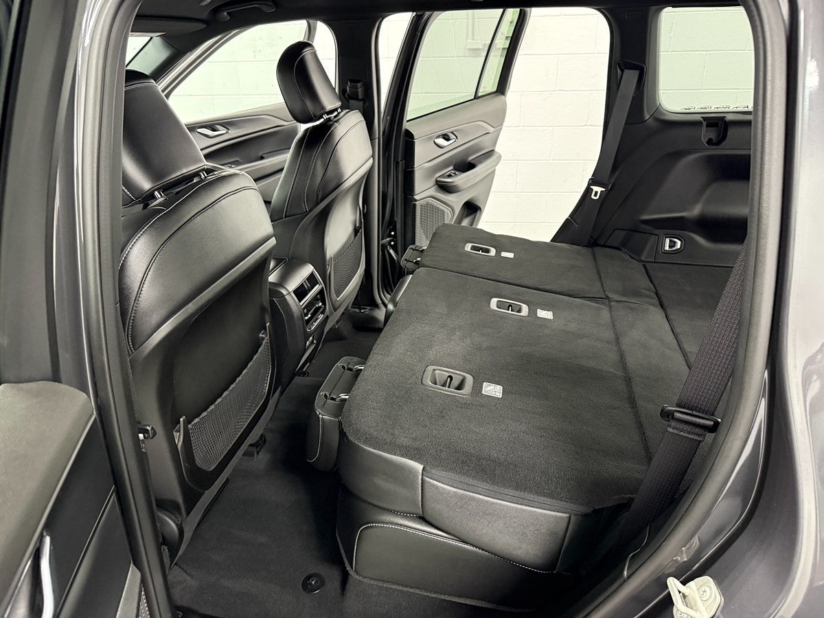 Jeep Grand Cherokee photo 13