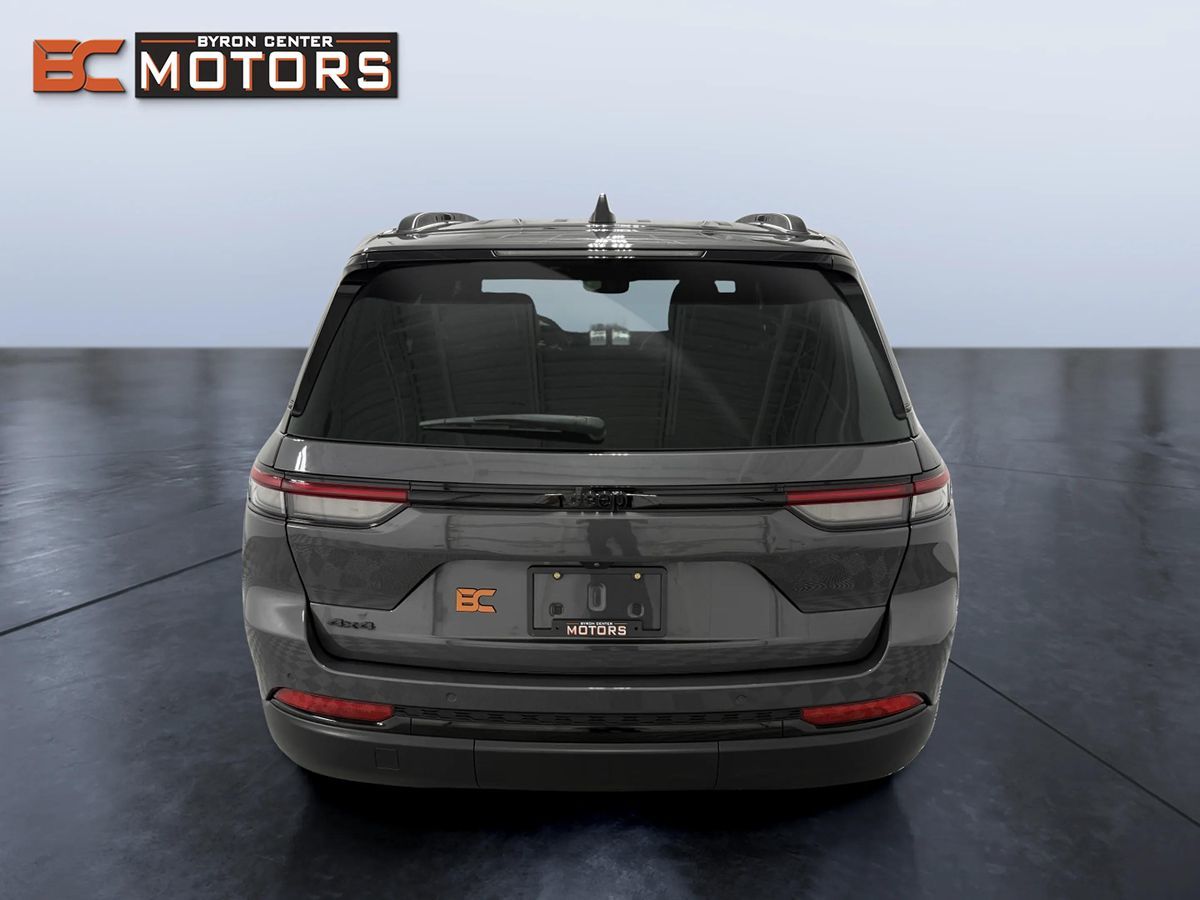 Jeep Grand Cherokee photo 5