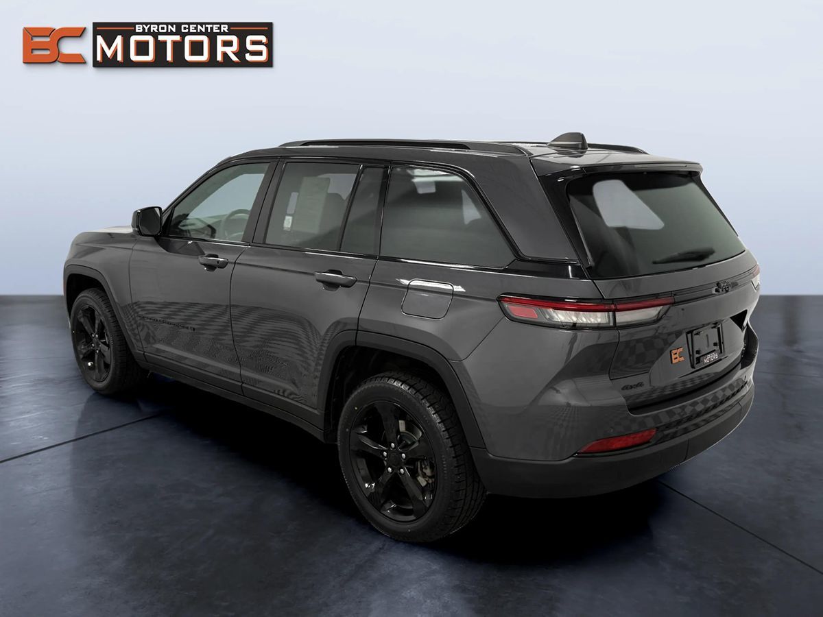Jeep Grand Cherokee photo 4