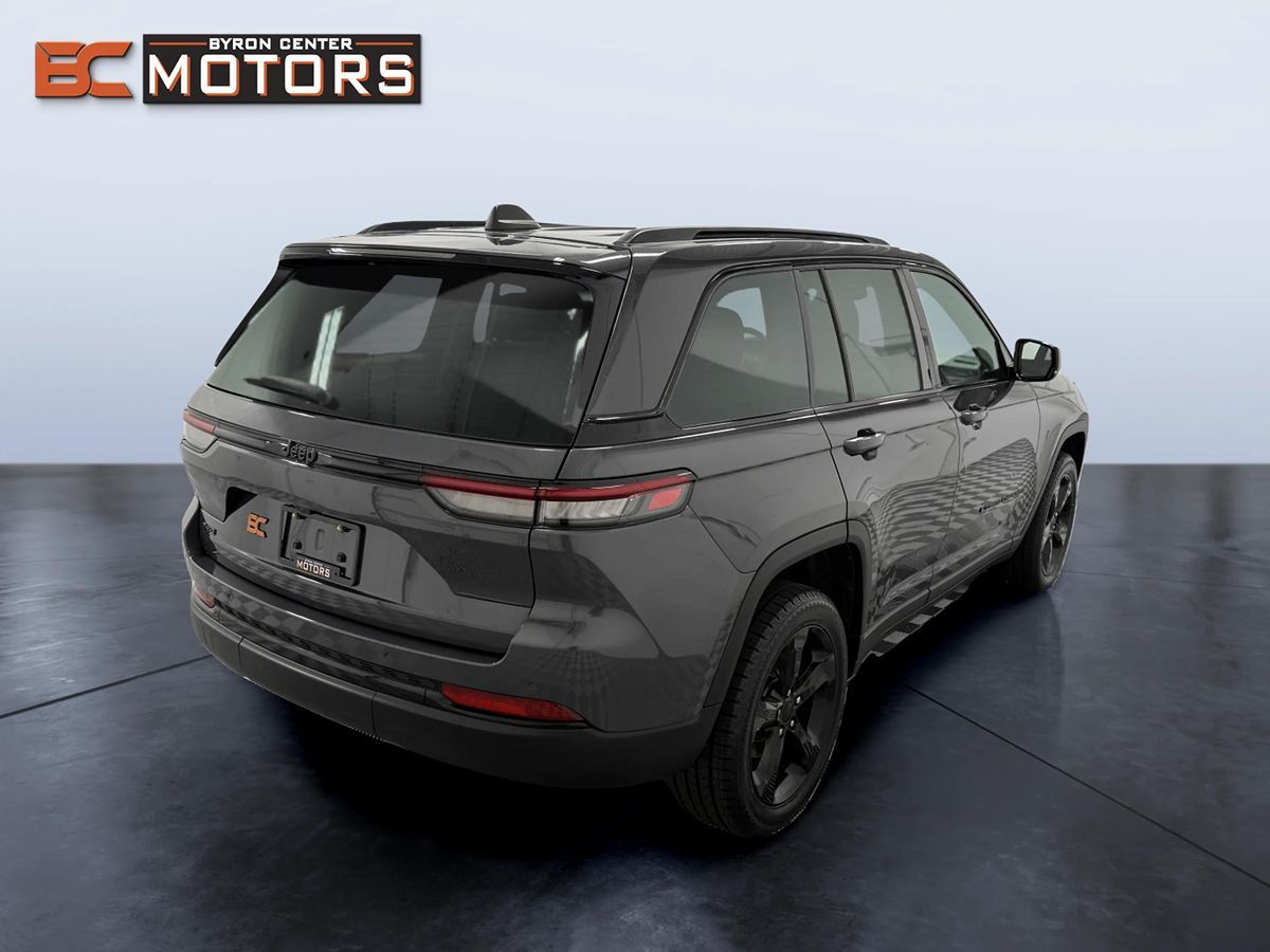 Jeep Grand Cherokee photo 6