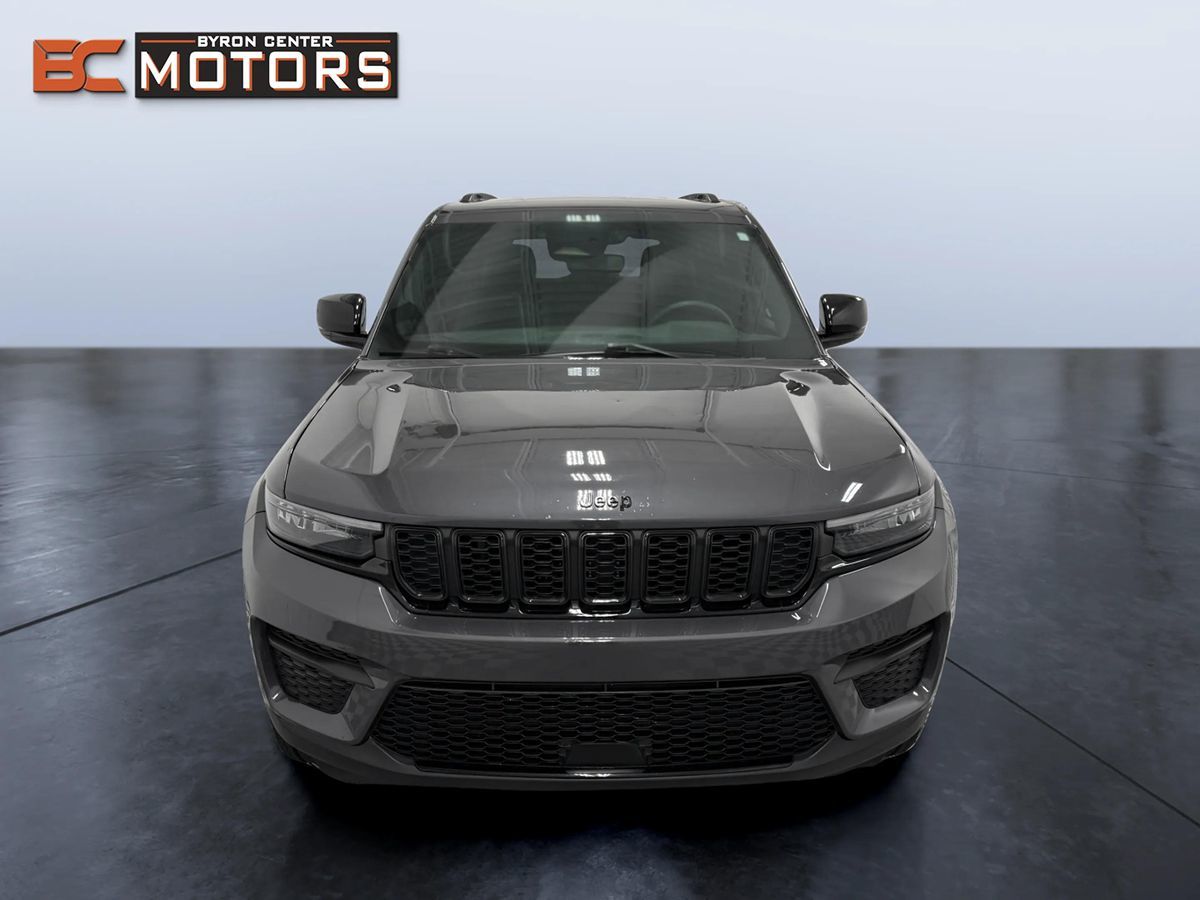 Jeep Grand Cherokee photo 8