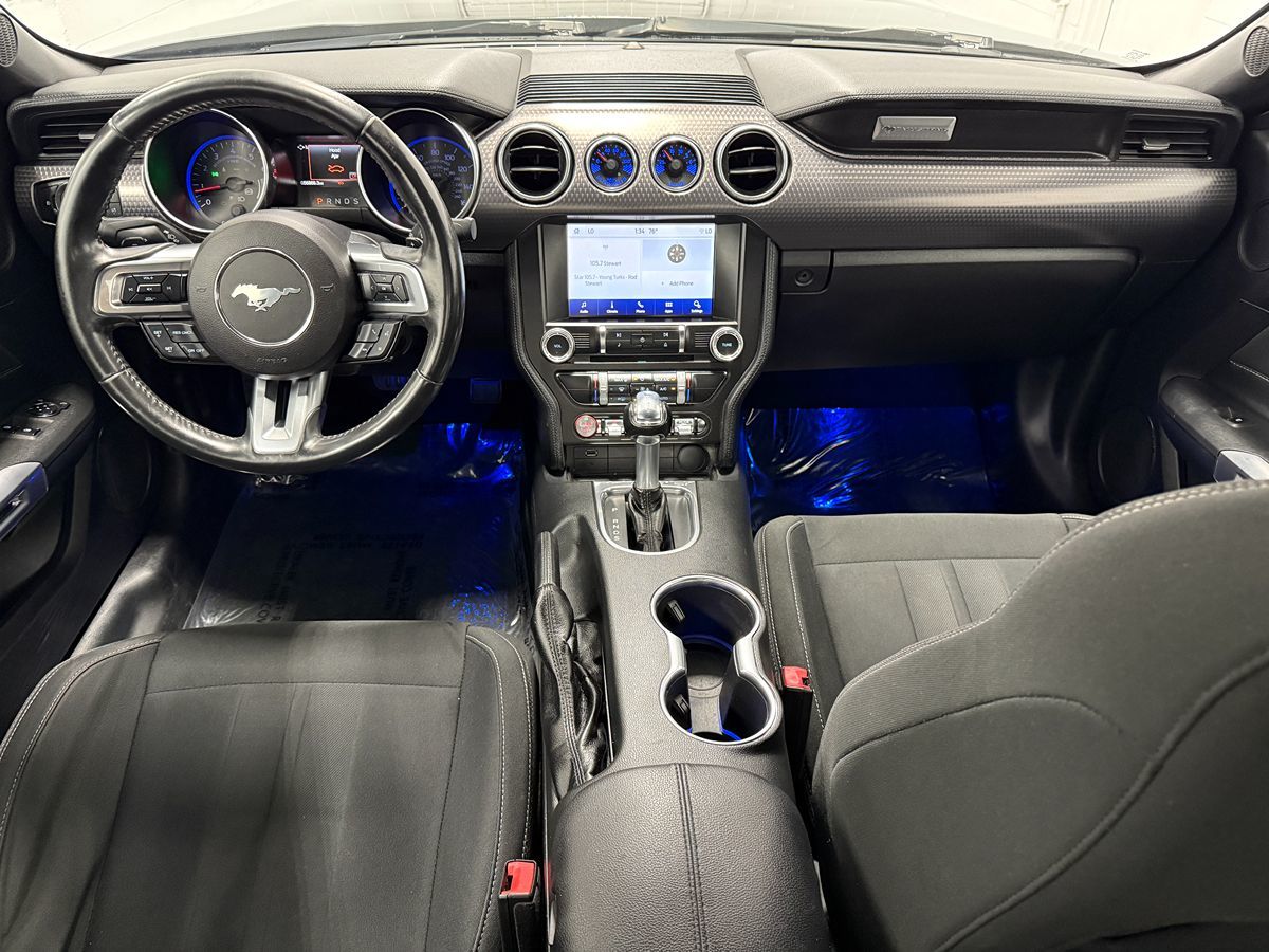 Ford Mustang photo 14