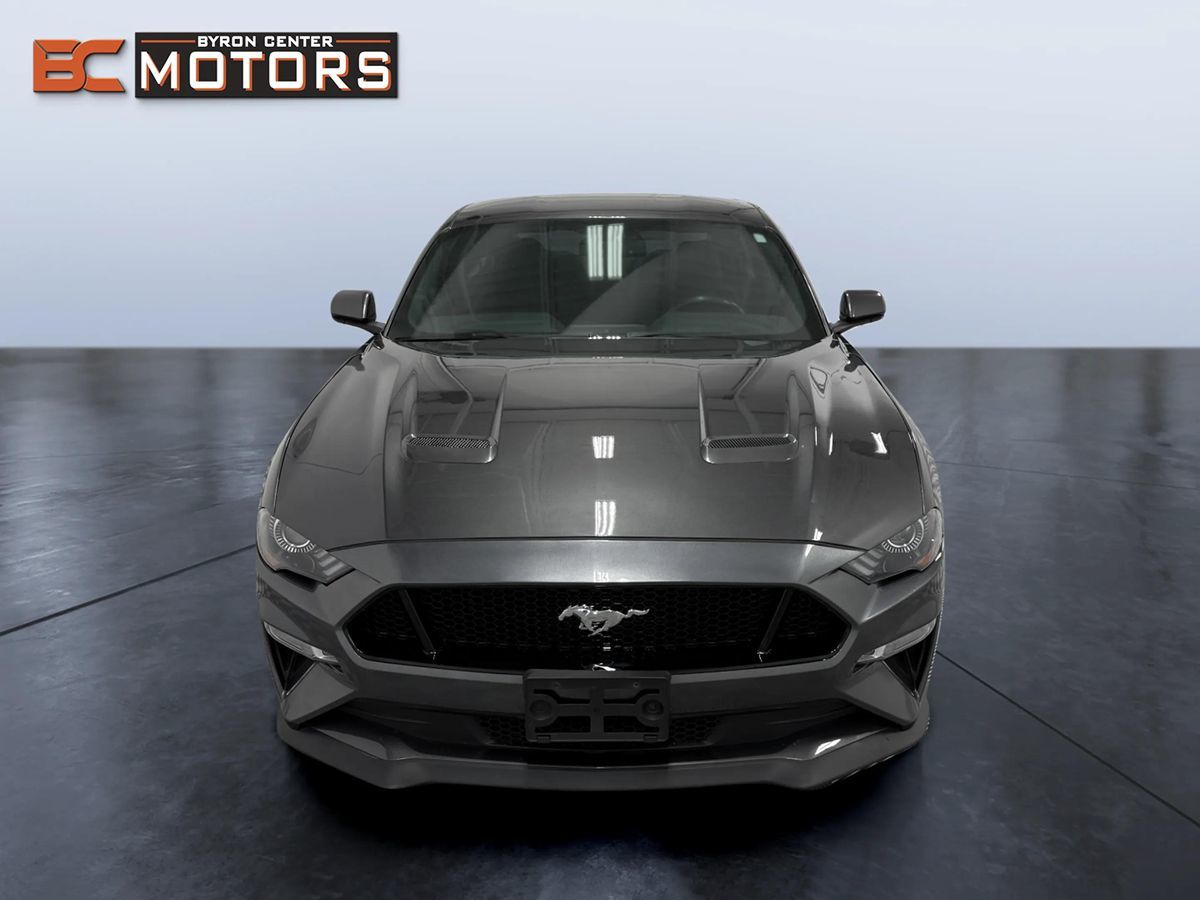 Ford Mustang photo 8