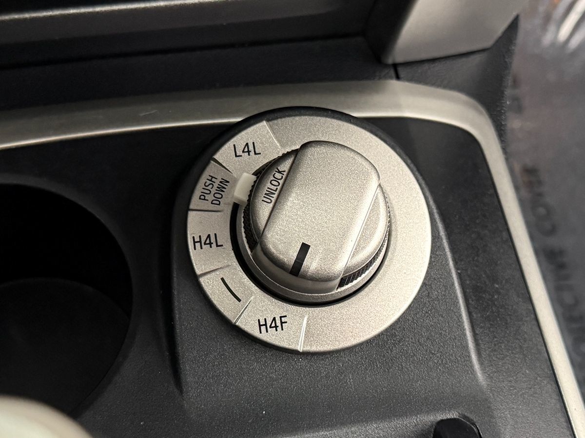 Toyota 4Runner photo 25