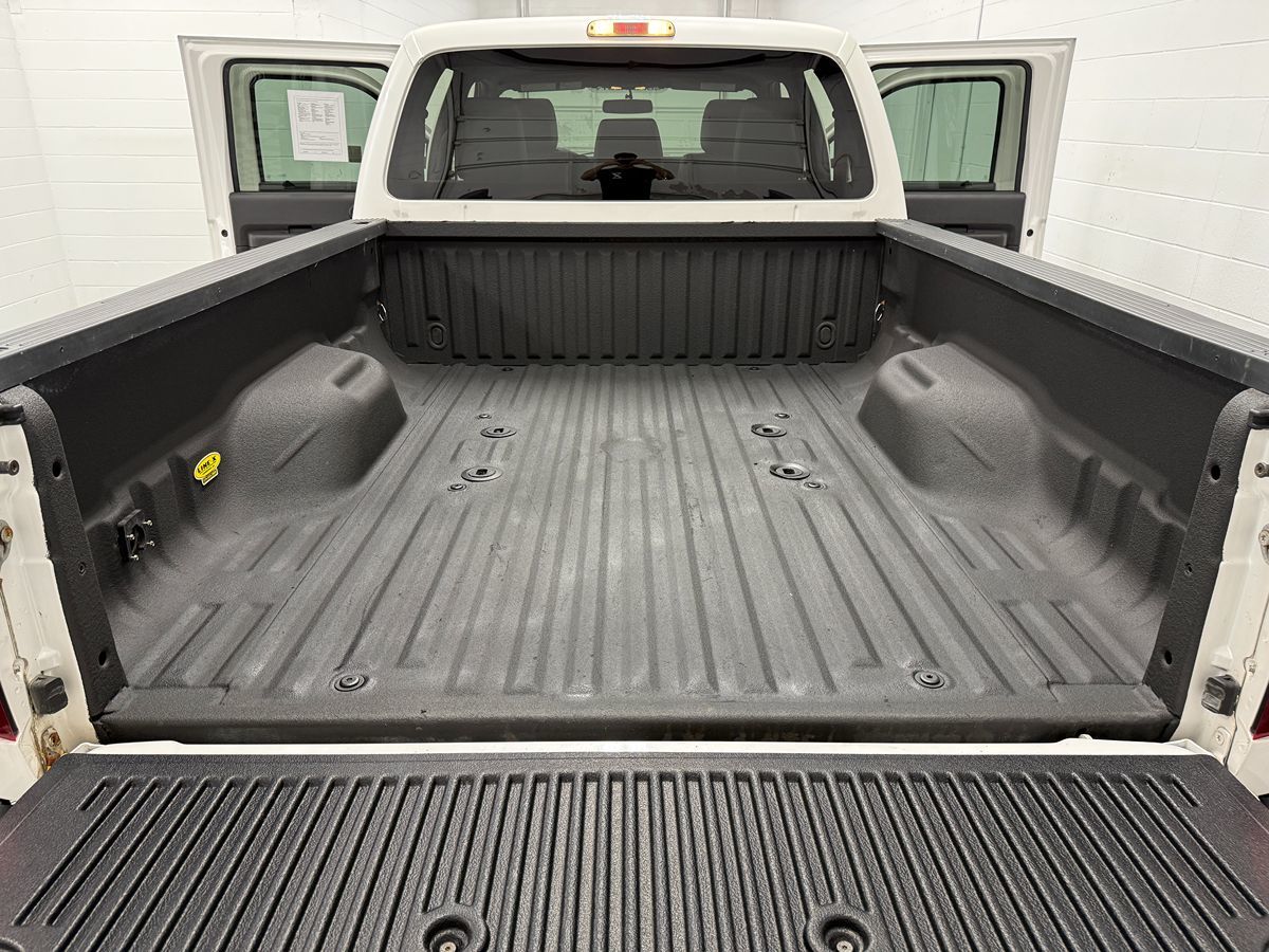 Ford F-350 photo 32