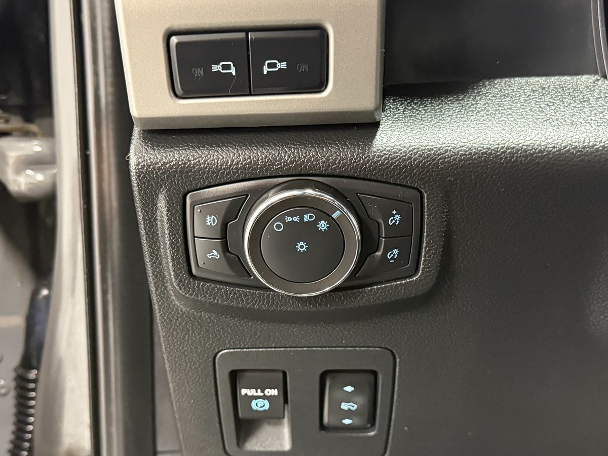 Ford F-150 photo 22