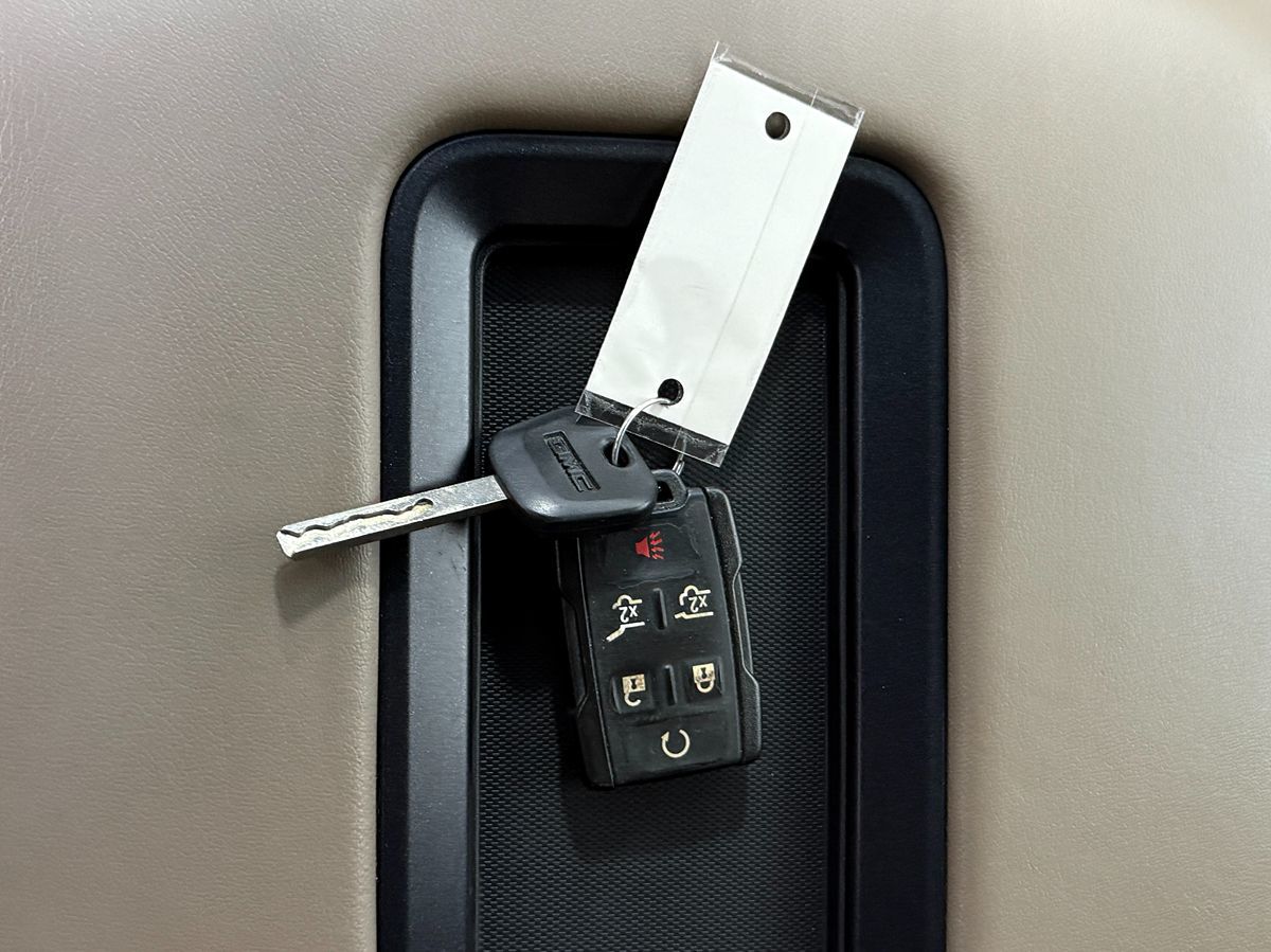GMC Yukon photo 30