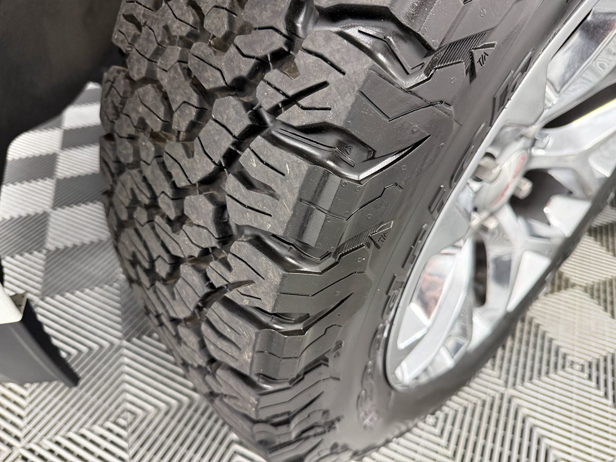 GMC Yukon photo 28