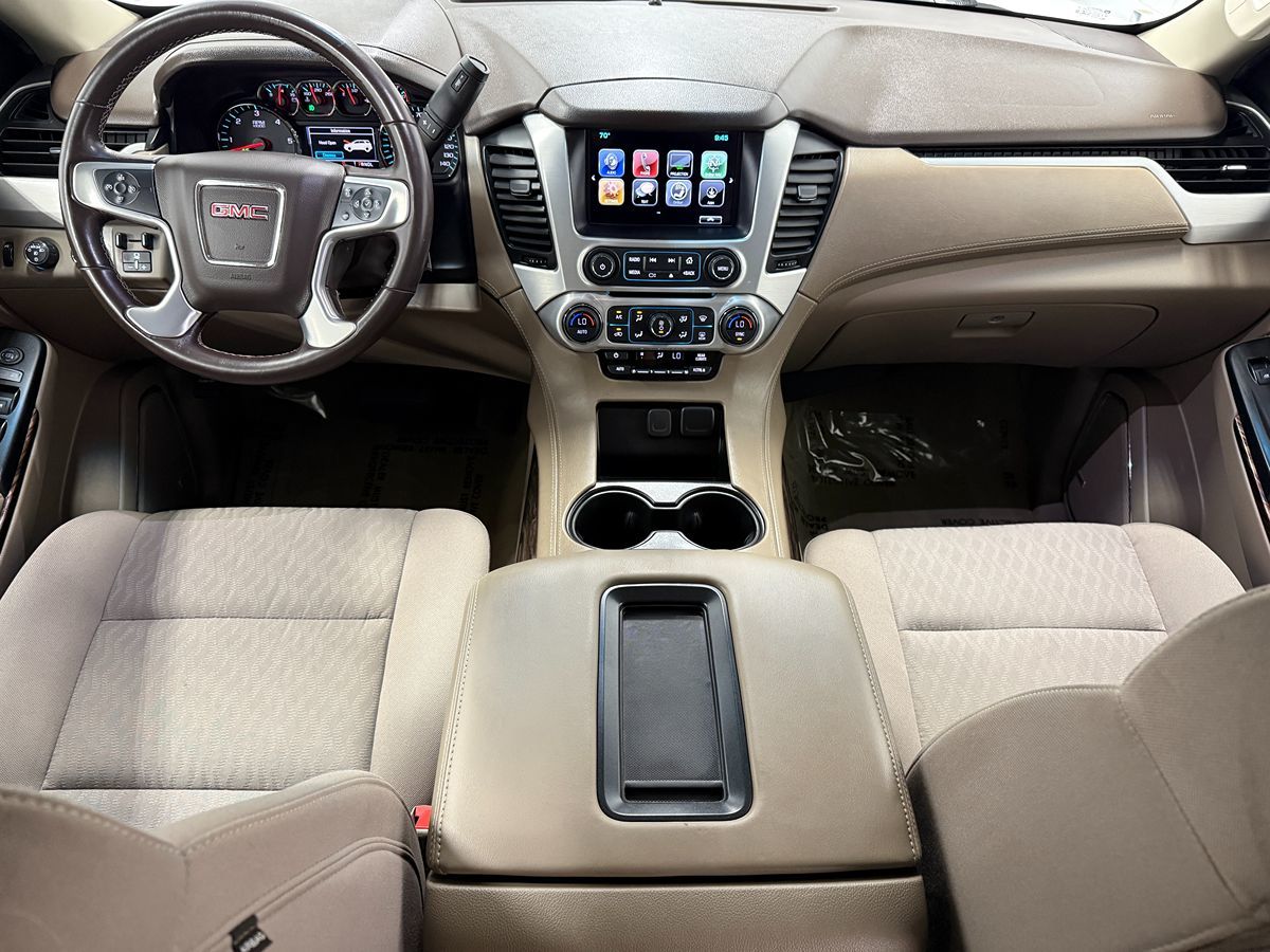 GMC Yukon photo 12