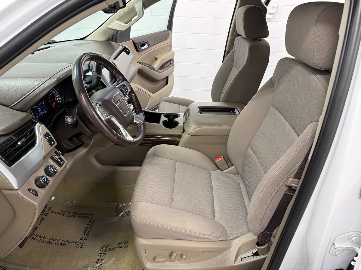 GMC Yukon photo 11