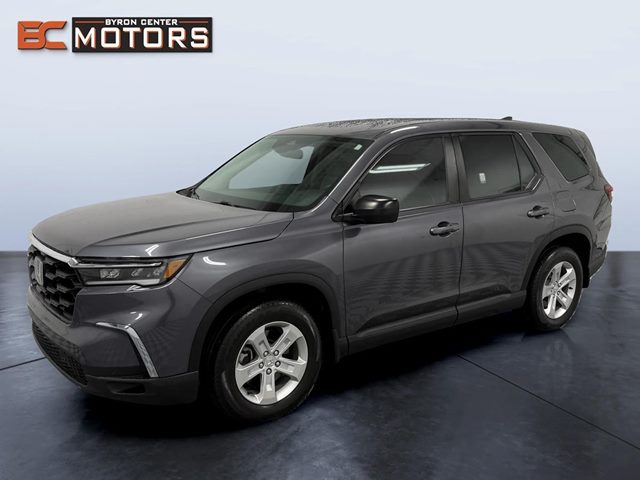 Gray (Modern Steel Metallic) 2023 Honda Pilot SUV / Crossover All-Wheel Drive Automatic