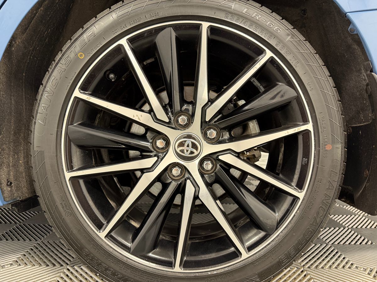 Toyota Camry photo 26