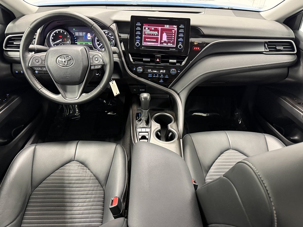 Toyota Camry photo 11