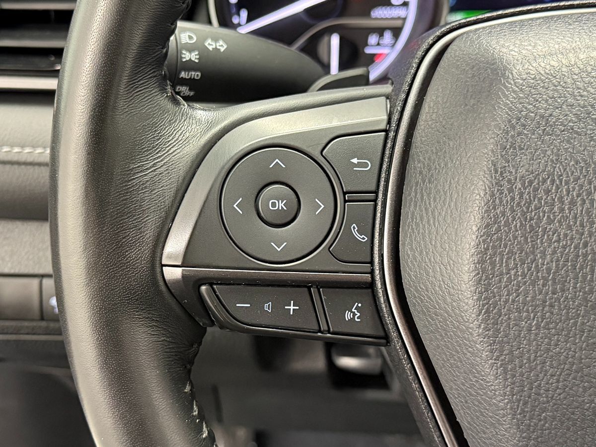 Toyota Camry photo 16