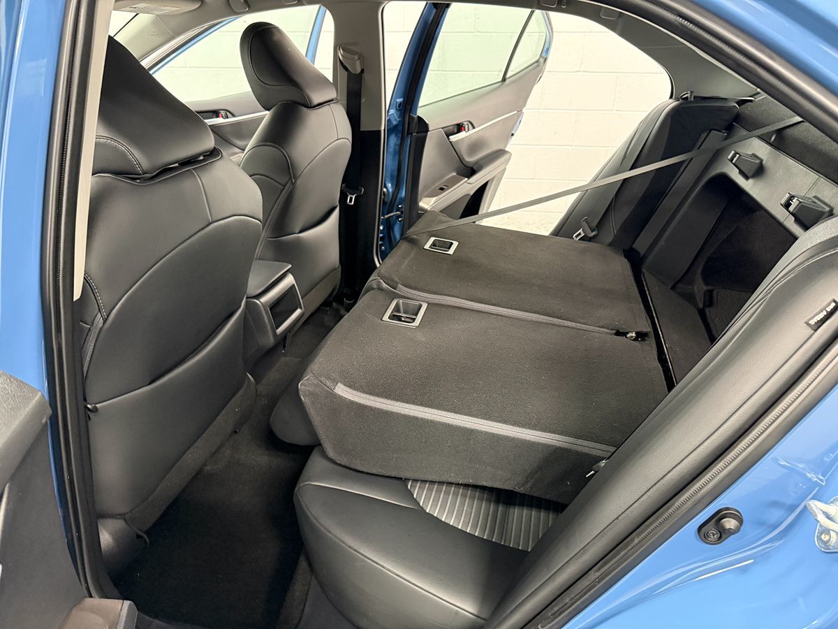 Toyota Camry photo 13