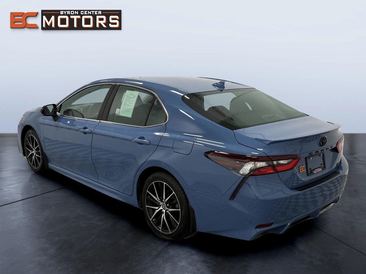 Toyota Camry photo 4