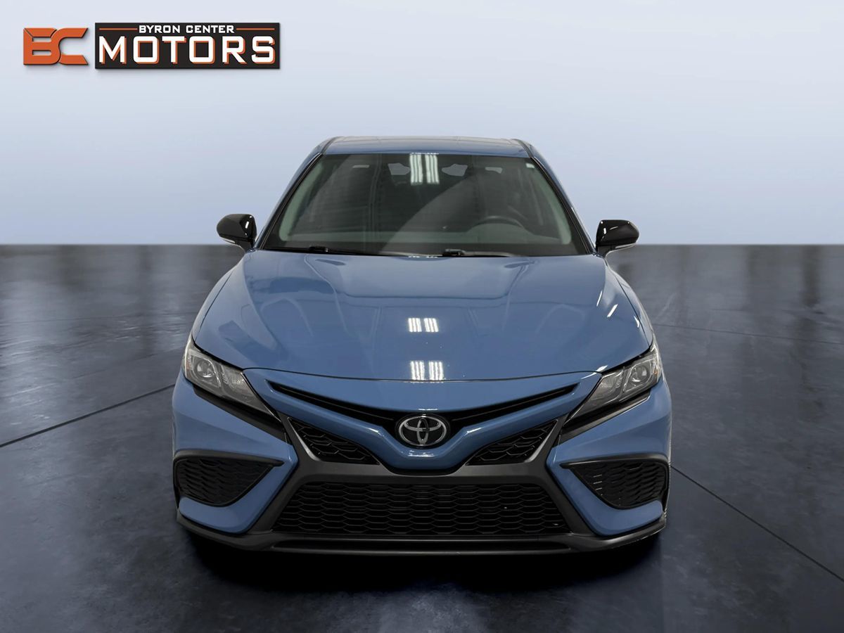 Toyota Camry photo 8