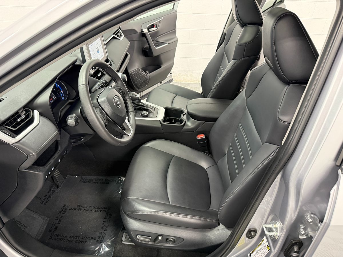 Toyota RAV4 photo 11
