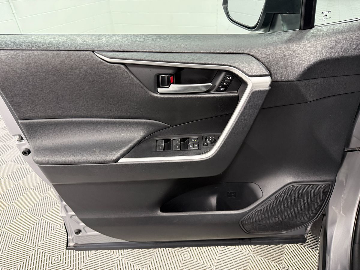 Toyota RAV4 photo 10