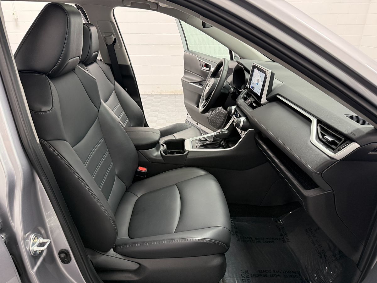 Toyota RAV4 photo 15