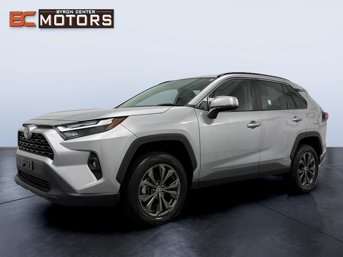 Toyota RAV4 photo 2