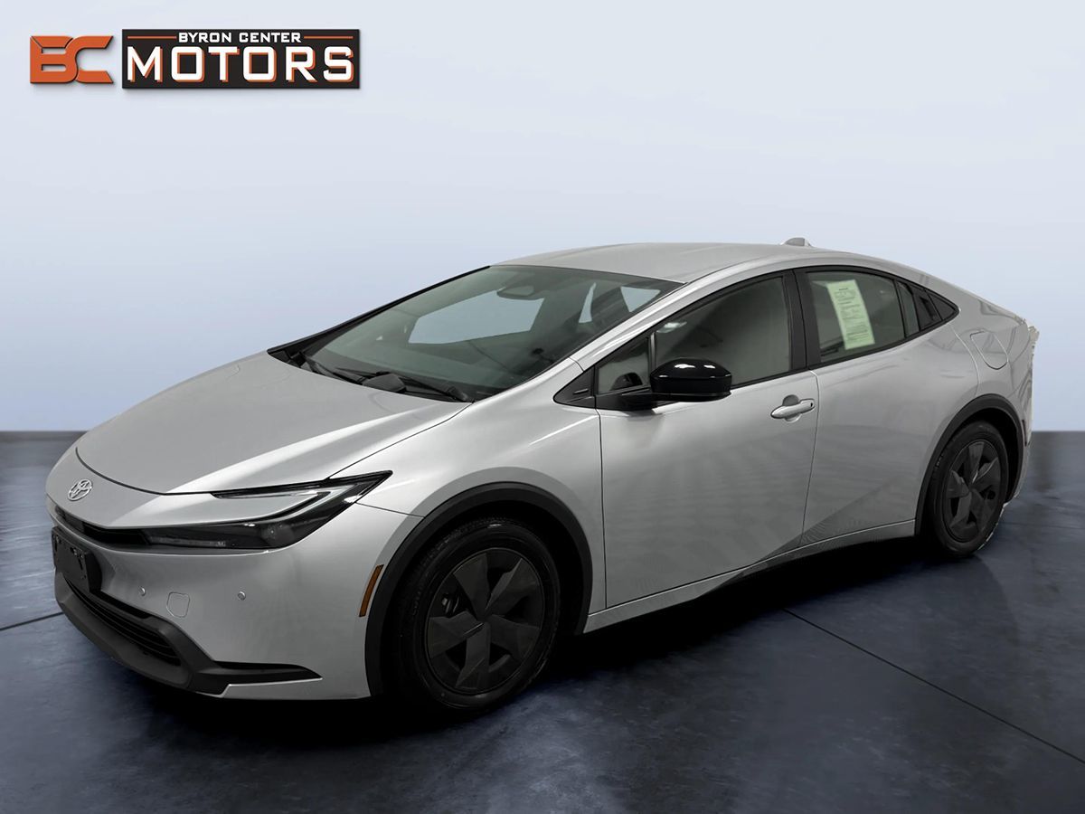 2025 Toyota Prius LE