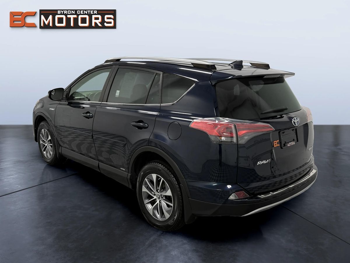 Toyota RAV4 photo 4