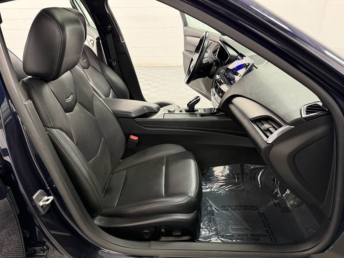 Cadillac CT5 photo 14