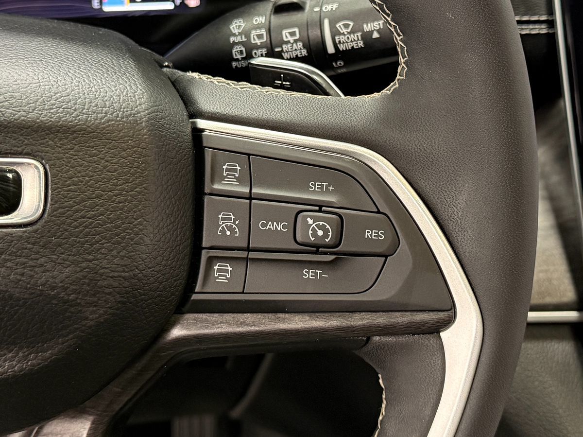 Photo 17 of this Jeep Grand Cherokee