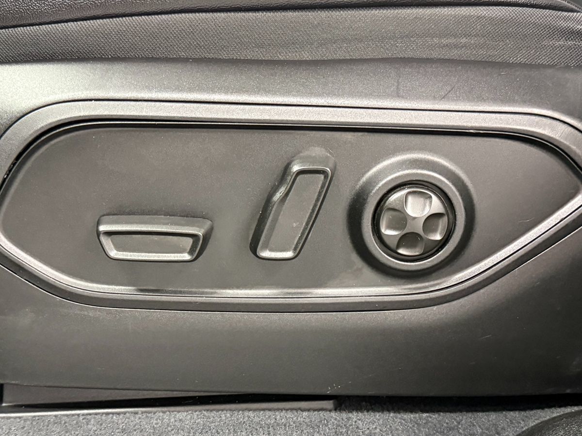 Photo 27 of this Jeep Grand Cherokee