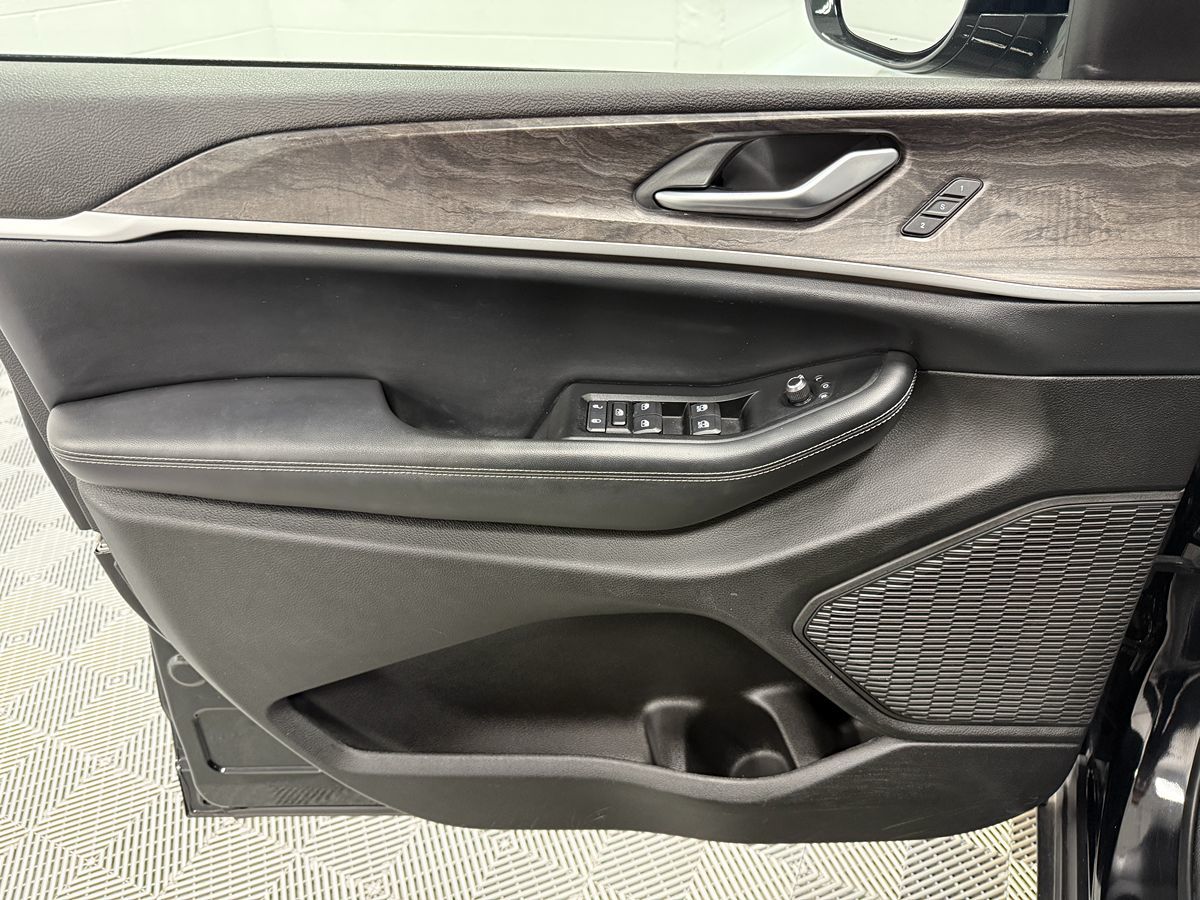 Photo 9 of this Jeep Grand Cherokee