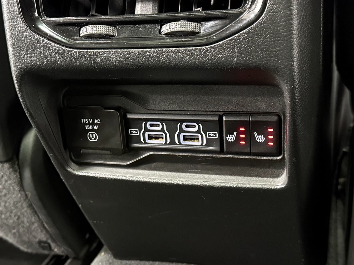 Photo 29 of this Jeep Grand Cherokee